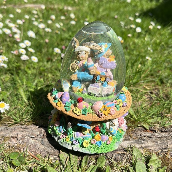 Spring Water Globe with musical play “peter cottontail” egg shape glass dome - Picture 4 of 8